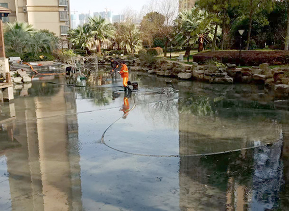 河西景观池淤泥清理